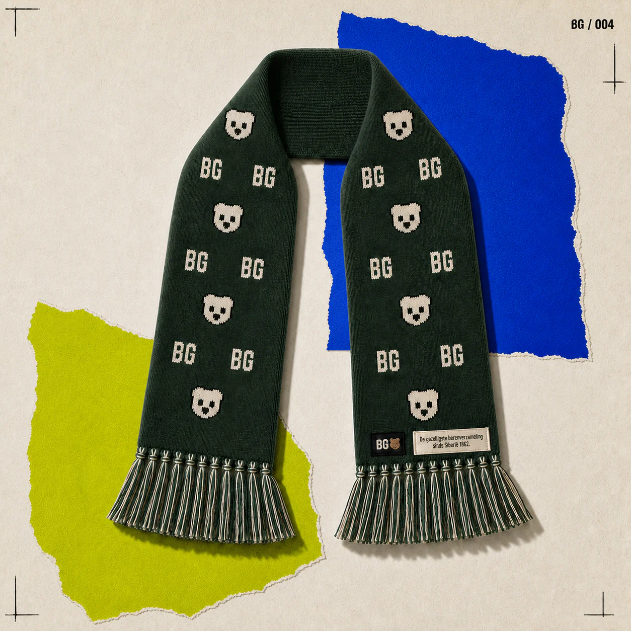06 — editoriale campagnefoto van de Bear Hug Scarf